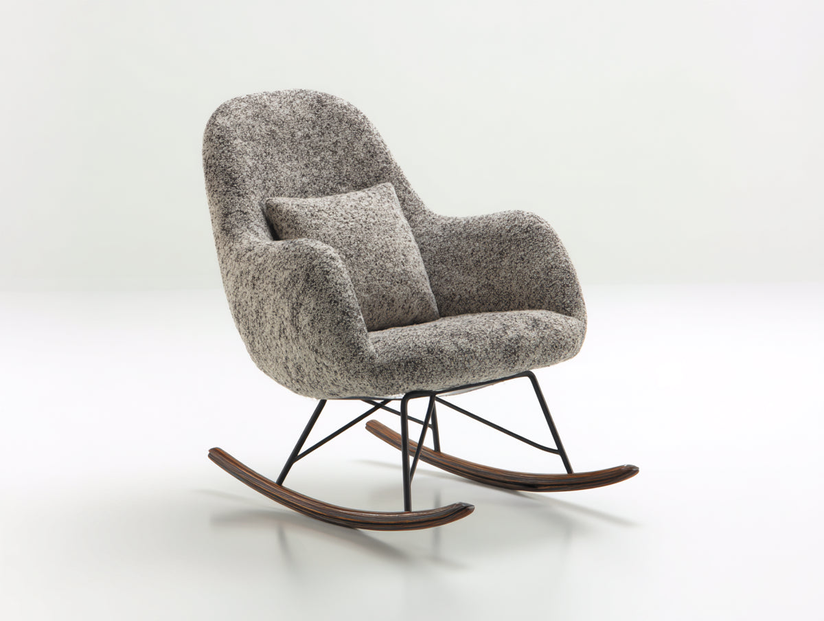Mecedora tapizada 78 x 92 x 100 cm - gris jaspeado negro y marrón oscuro - respaldo alto envolvente con base curva de madera